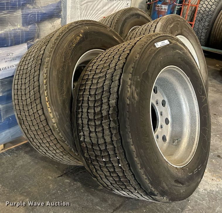 image for item LN9206 (4) Michelin 445/50R22.5 tires and wheels