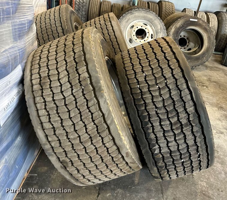 image for item LN9206 (4) Michelin 445/50R22.5 tires and wheels