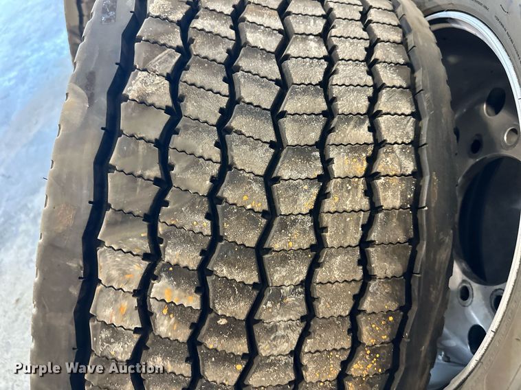 image for item LN9206 (4) Michelin 445/50R22.5 tires and wheels