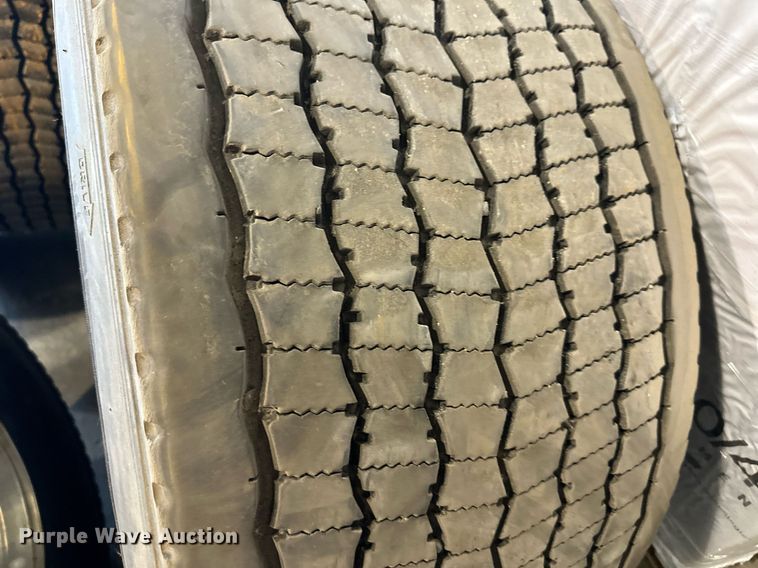 image for item LN9206 (4) Michelin 445/50R22.5 tires and wheels