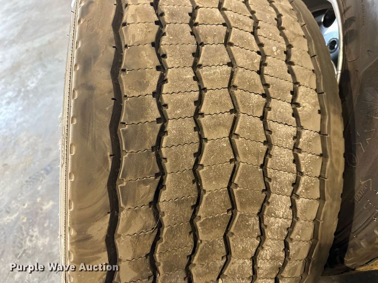 image for item LN9206 (4) Michelin 445/50R22.5 tires and wheels