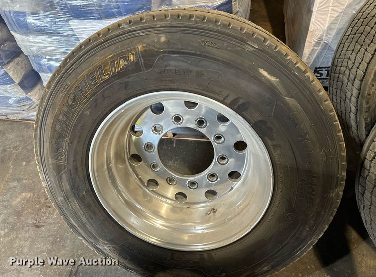 image for item LN9206 (4) Michelin 445/50R22.5 tires and wheels
