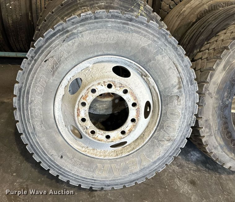 image for item LN9207 (6) 11R22.5 tires