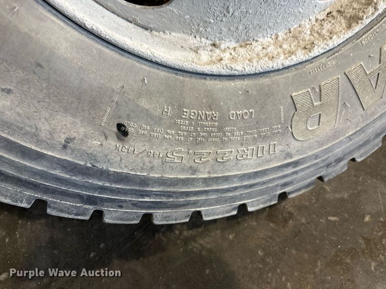 image for item LN9207 (6) 11R22.5 tires