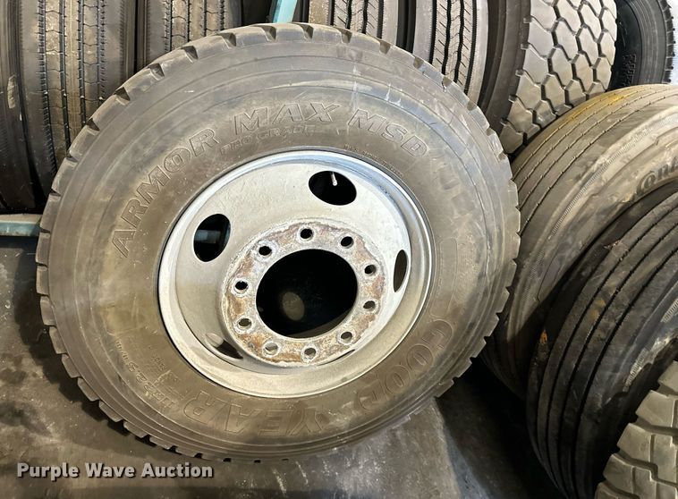 image for item LN9207 (6) 11R22.5 tires