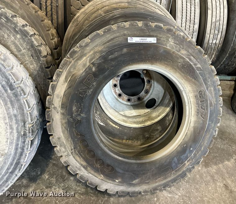 image for item LN9207 (6) 11R22.5 tires