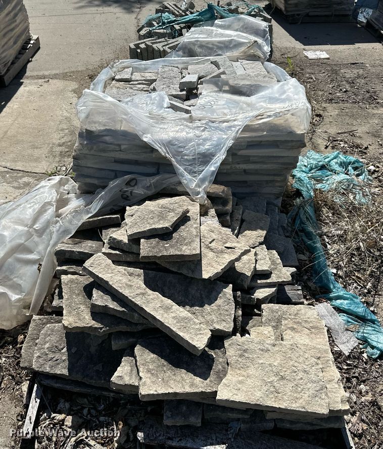 image for item LN9211 Machine split rubble bricks