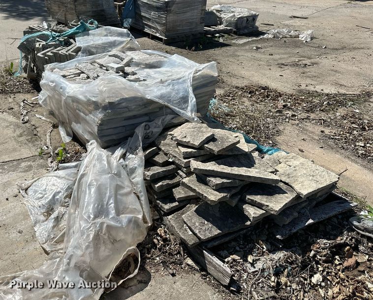 image for item LN9211 Machine split rubble bricks