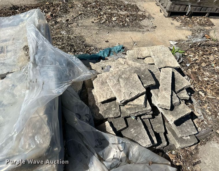 image for item LN9211 Machine split rubble bricks