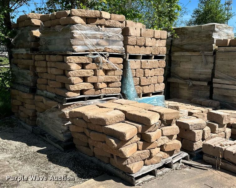 image for item LN9218 (1,922) tumbled concrete pavers