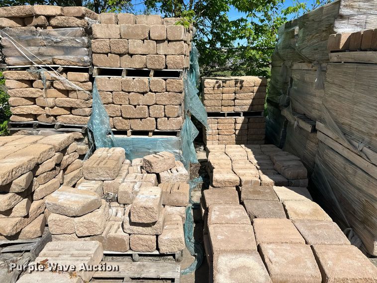 image for item LN9218 (1,922) tumbled concrete pavers