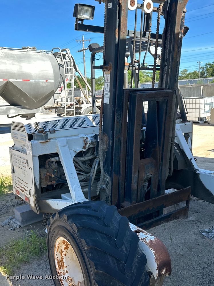 image for item LN9223 Tail Gator 5000AWD  forklift