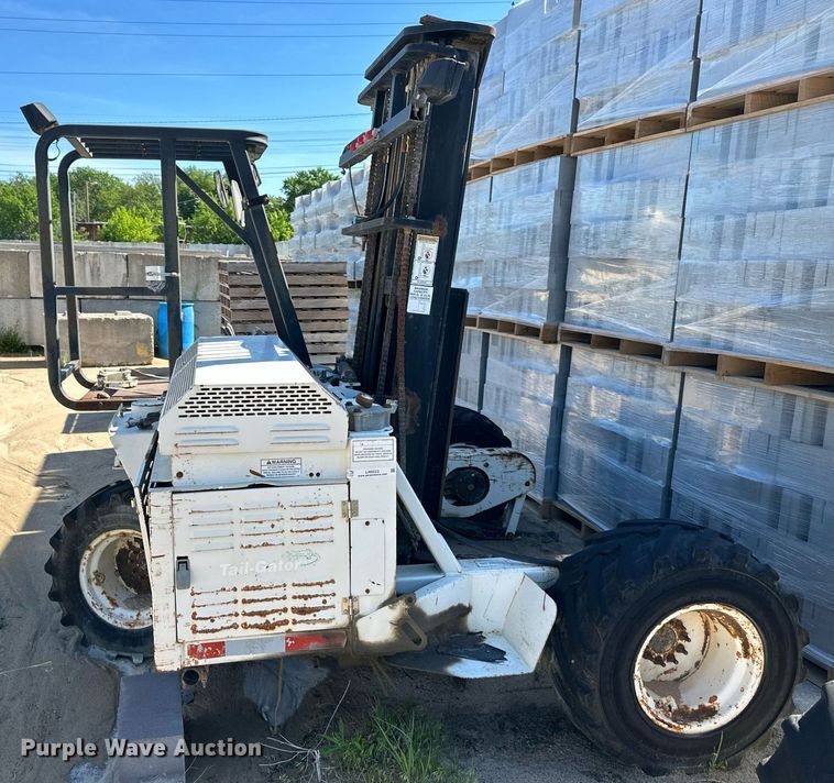 image for item LN9223 Tail Gator 5000AWD  forklift