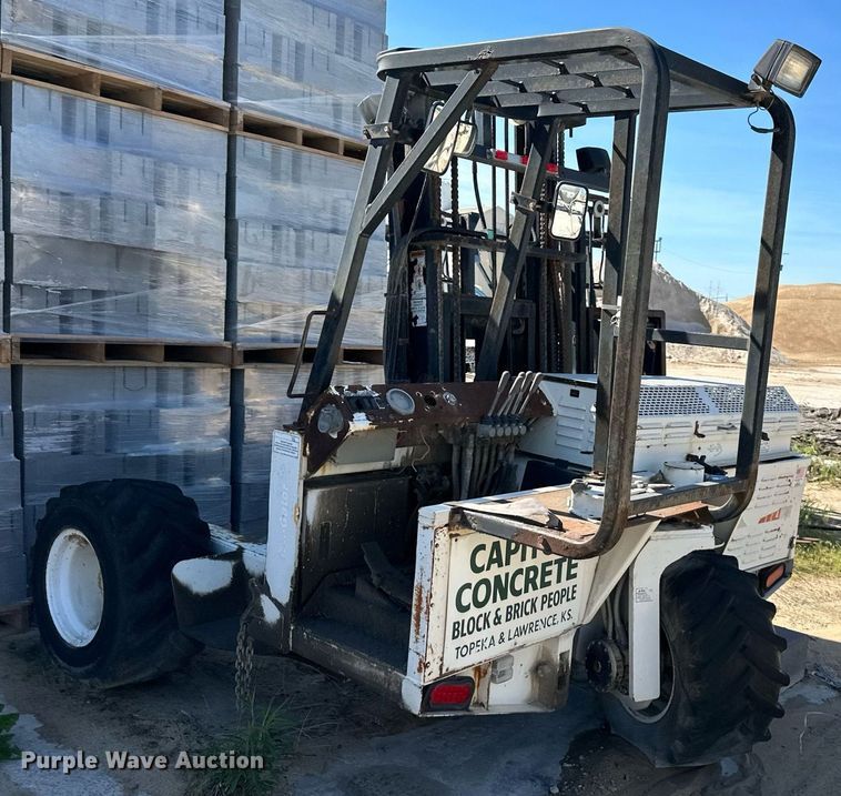 image for item LN9223 Tail Gator 5000AWD  forklift