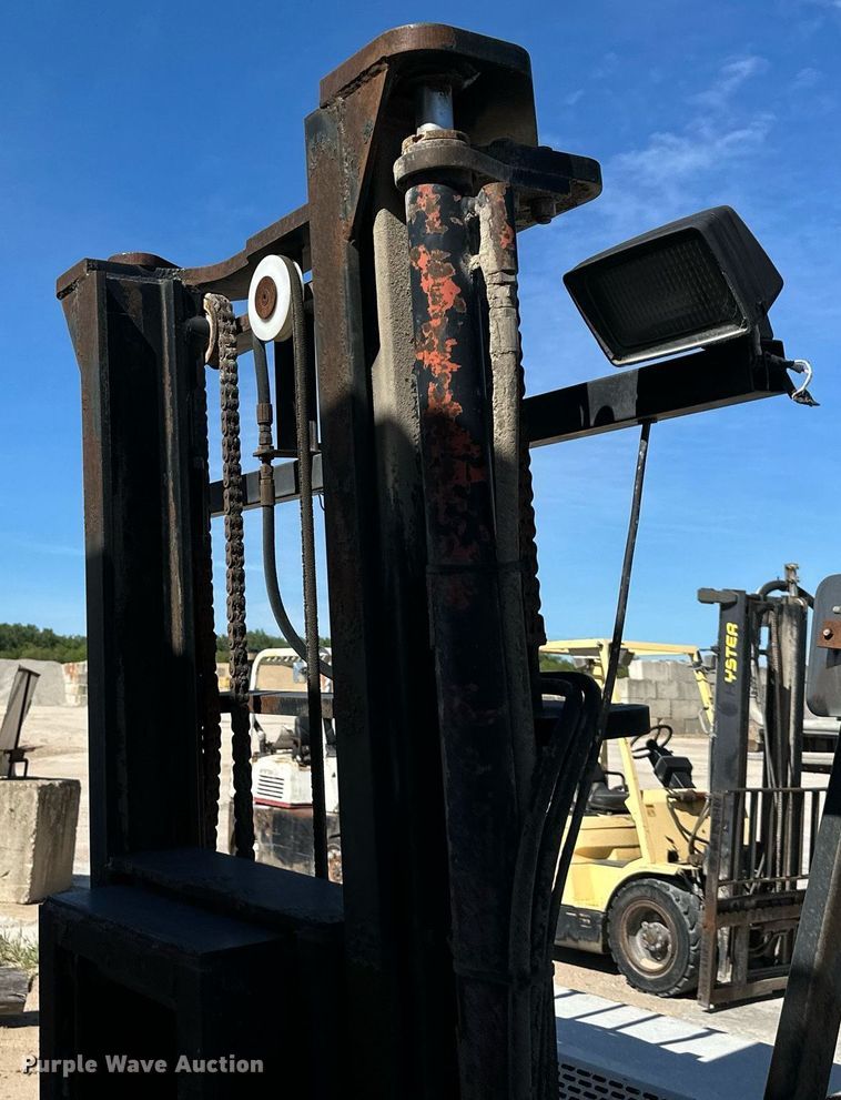 image for item LN9223 Tail Gator 5000AWD  forklift