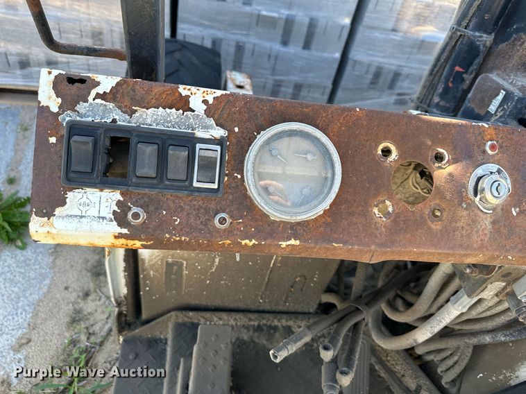 image for item LN9223 Tail Gator 5000AWD  forklift