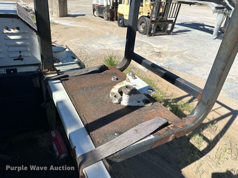 image for item LN9223 Tail Gator 5000AWD  forklift