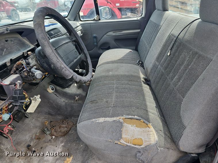 image for item LW9562 1995 Ford F150  pickup truck