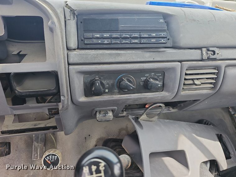 image for item LW9562 1995 Ford F150  pickup truck