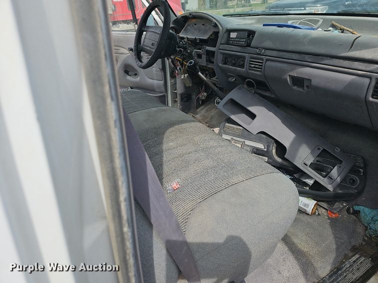 image for item LW9562 1995 Ford F150  pickup truck