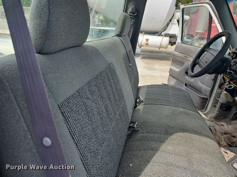 image for item LW9562 1995 Ford F150  pickup truck