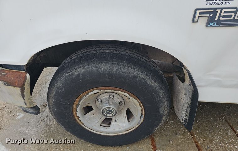 image for item LW9562 1995 Ford F150  pickup truck