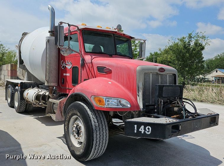 image for item LW9563 2006 Peterbilt 335  ready mix truck