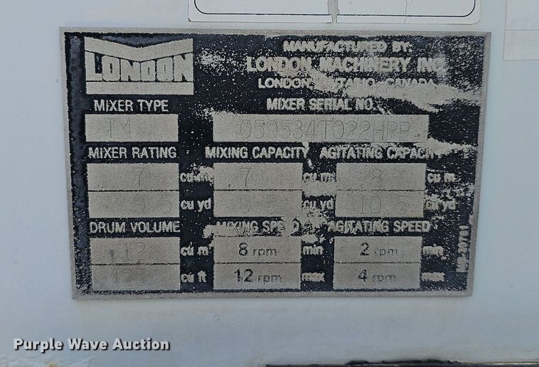 image for item LW9563 2006 Peterbilt 335  ready mix truck