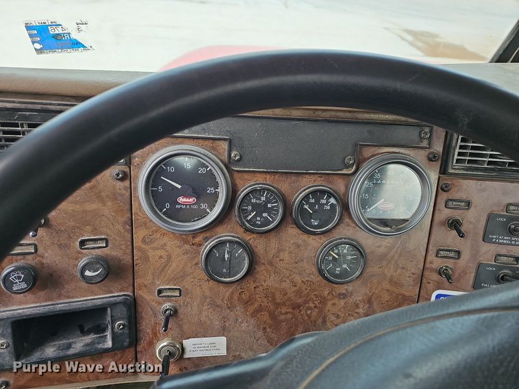 image for item LW9563 2006 Peterbilt 335  ready mix truck