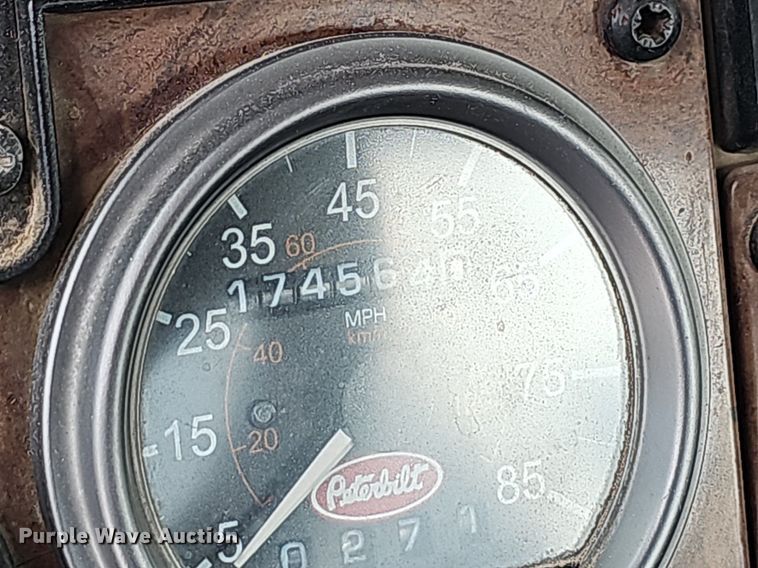 image for item LW9563 2006 Peterbilt 335  ready mix truck