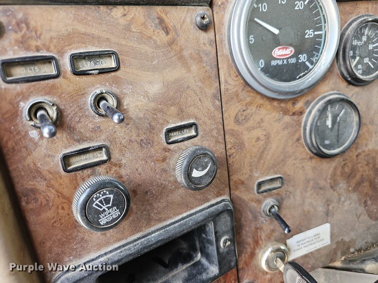 image for item LW9563 2006 Peterbilt 335  ready mix truck