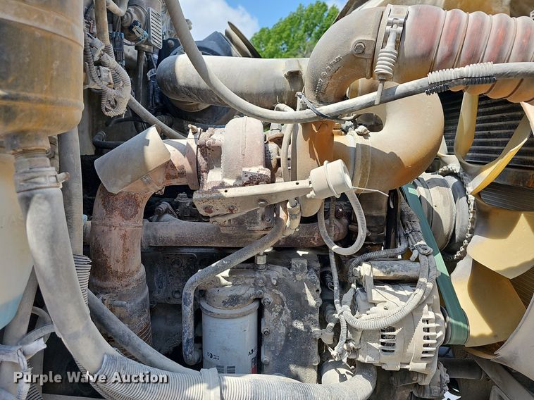 image for item LW9563 2006 Peterbilt 335  ready mix truck