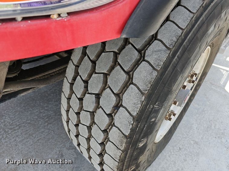 image for item LW9563 2006 Peterbilt 335  ready mix truck