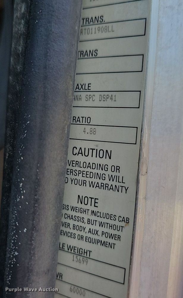 image for item LW9563 2006 Peterbilt 335  ready mix truck