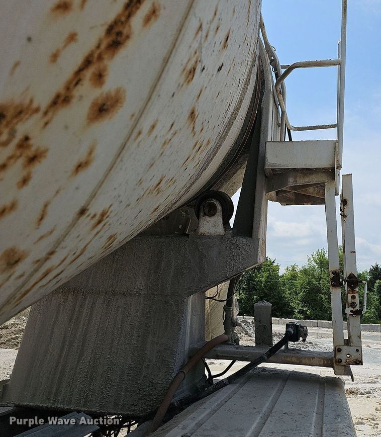 image for item LW9564 2006 Sterling L-Line  ready mix truck