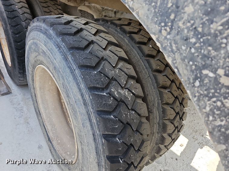 image for item LW9564 2006 Sterling L-Line  ready mix truck