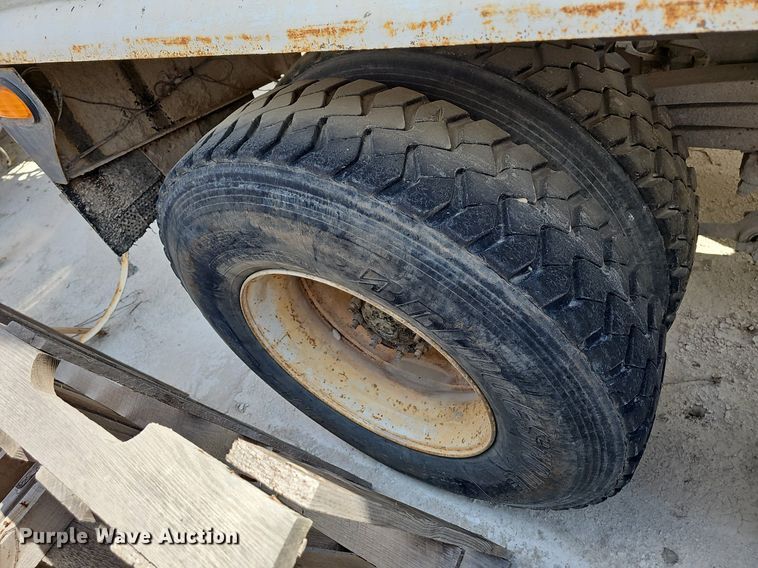 image for item LW9564 2006 Sterling L-Line  ready mix truck