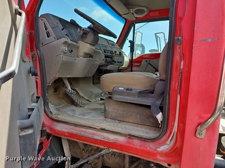 image for item LW9565 2005 Sterling L-Line  ready mix truck