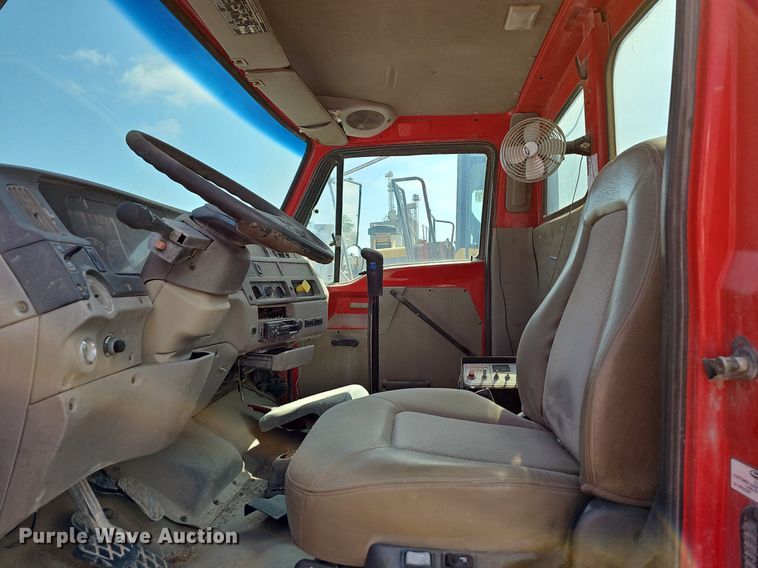 image for item LW9565 2005 Sterling L-Line  ready mix truck