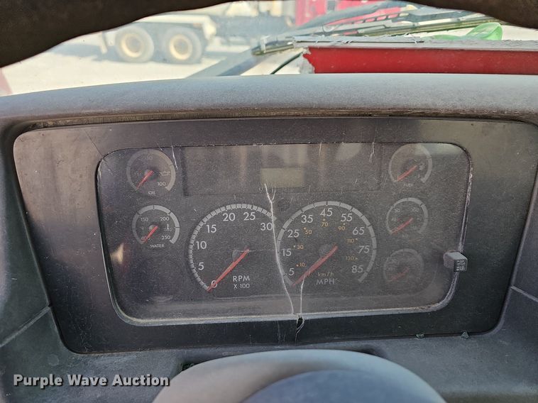 image for item LW9565 2005 Sterling L-Line  ready mix truck