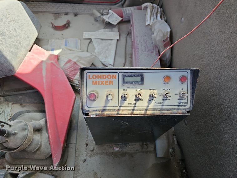 image for item LW9565 2005 Sterling L-Line  ready mix truck