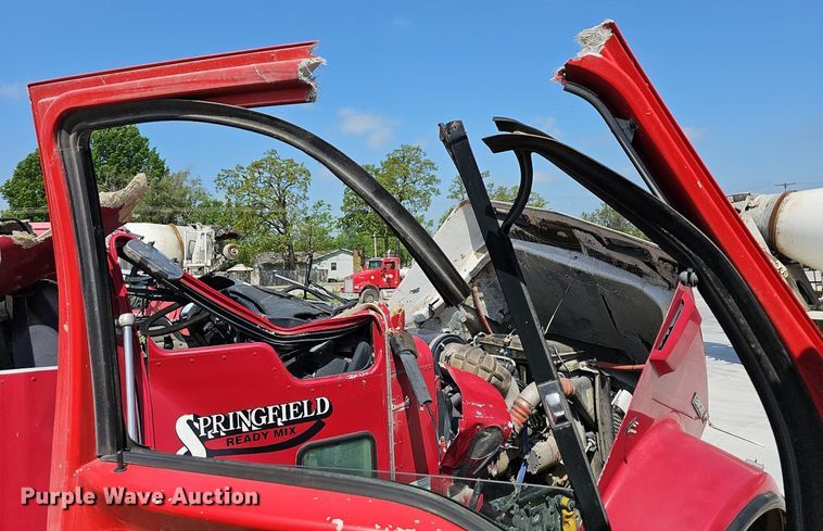 image for item LW9565 2005 Sterling L-Line  ready mix truck