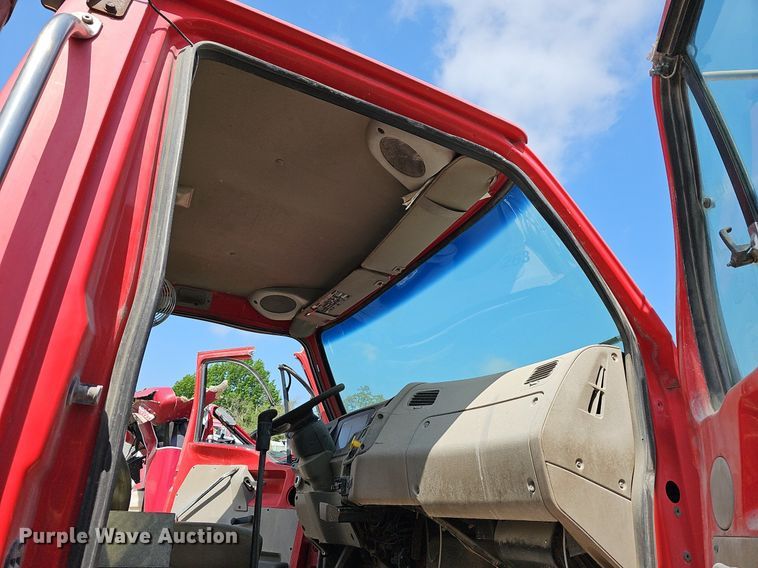 image for item LW9565 2005 Sterling L-Line  ready mix truck