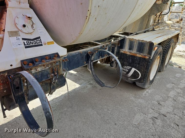 image for item LW9565 2005 Sterling L-Line  ready mix truck