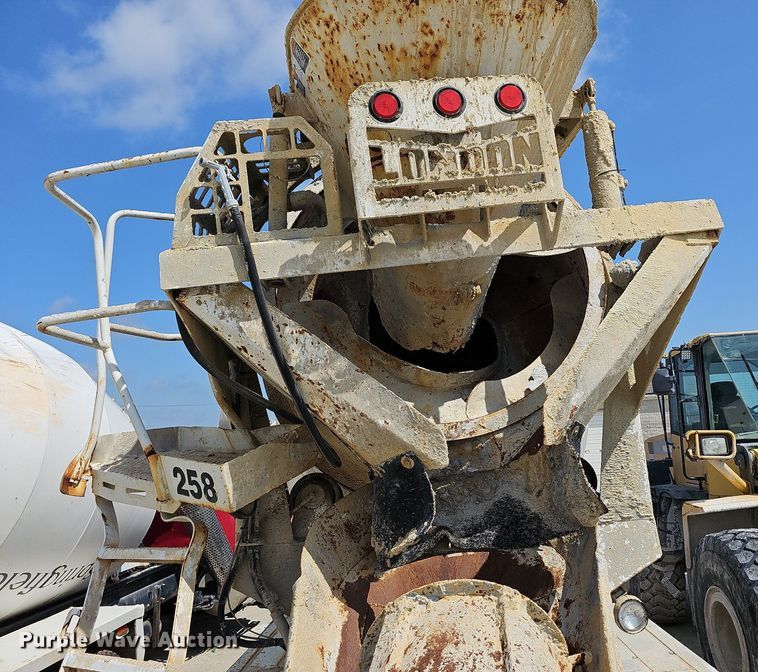 image for item LW9565 2005 Sterling L-Line  ready mix truck