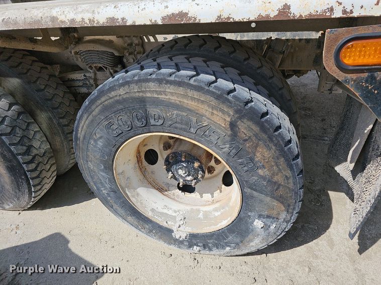 image for item LW9565 2005 Sterling L-Line  ready mix truck