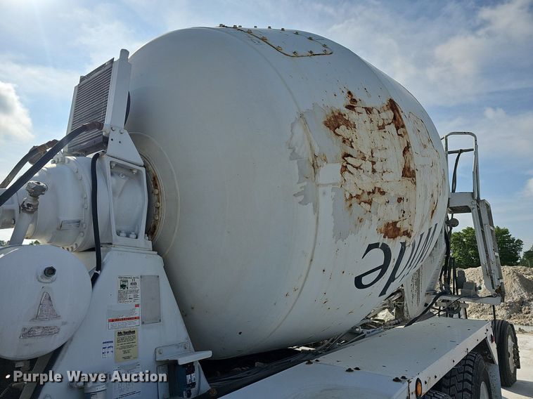 image for item LW9566 2015 Kenworth W900  ready mix truck