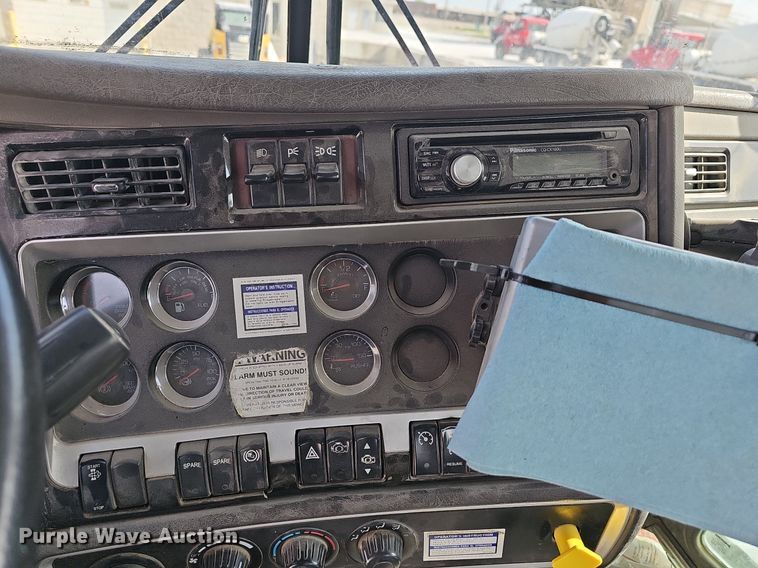 image for item LW9566 2015 Kenworth W900  ready mix truck