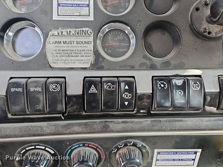 image for item LW9566 2015 Kenworth W900  ready mix truck