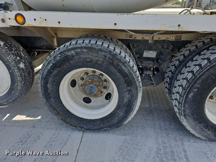 image for item LW9566 2015 Kenworth W900  ready mix truck